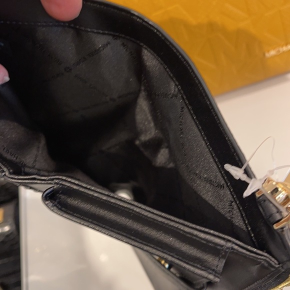 MICHAEL KORS LARGE DOUBLE ZIP WRISTLET WALLET BLK - Picture 5 of 16